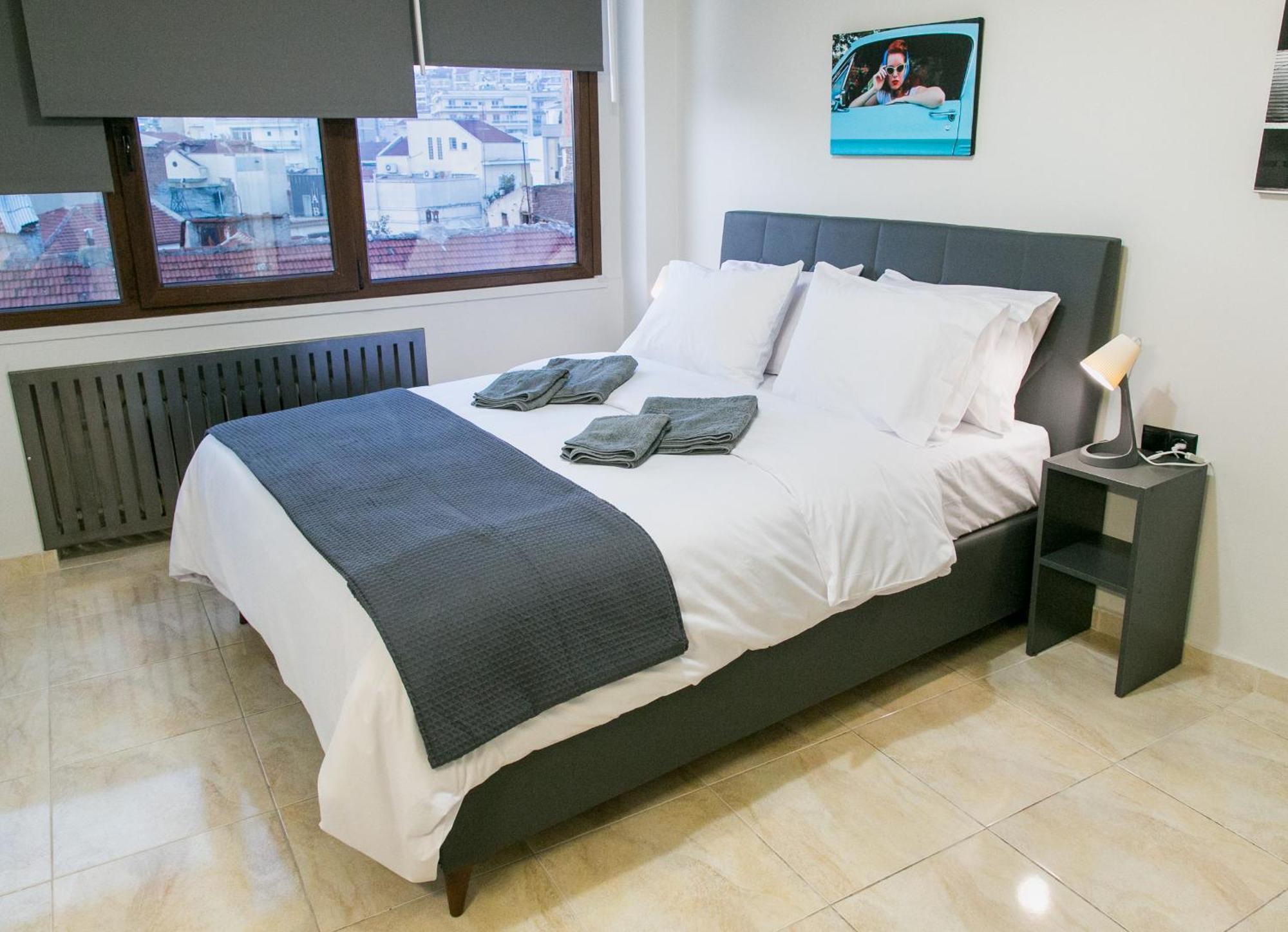 Mikel Angelo Hall Apartment *