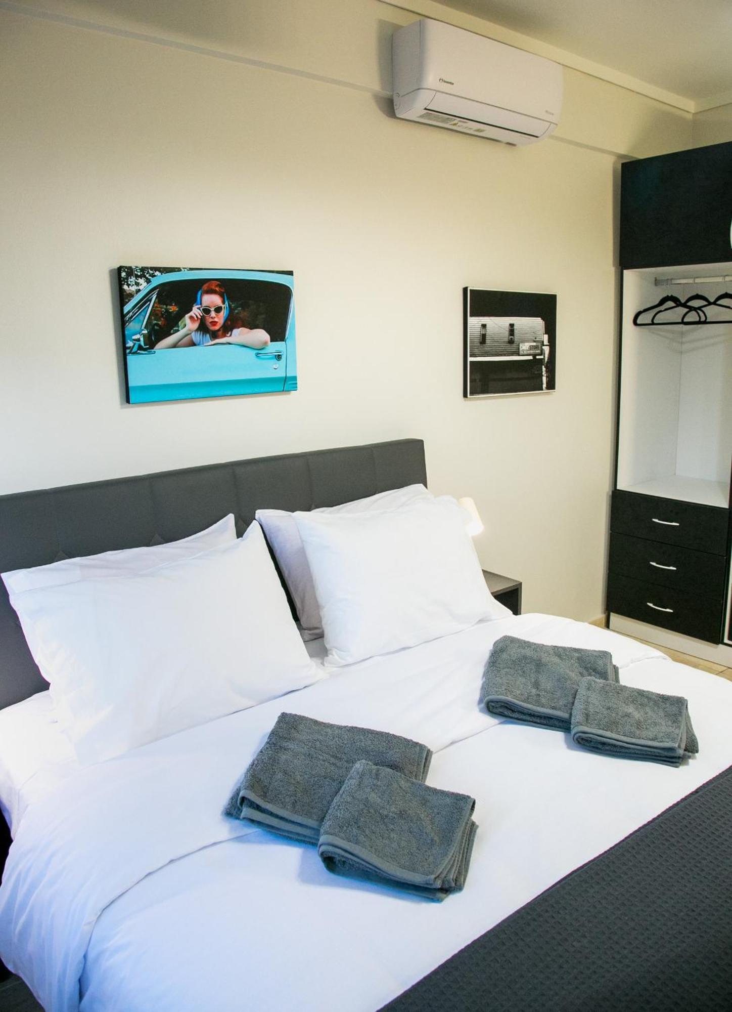 Mikel Angelo Hall Appartement