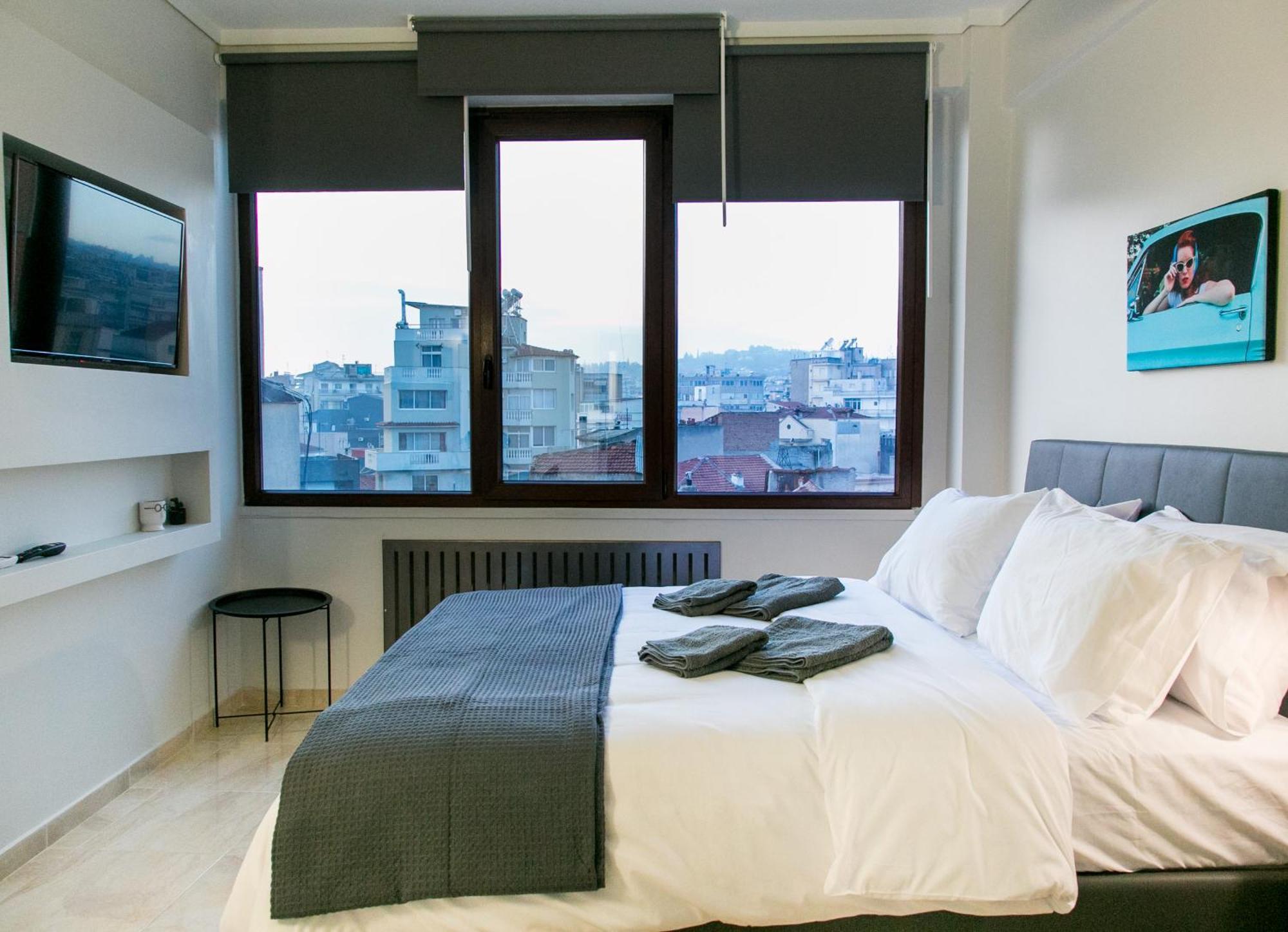 Mikel Angelo Hall Apartment *