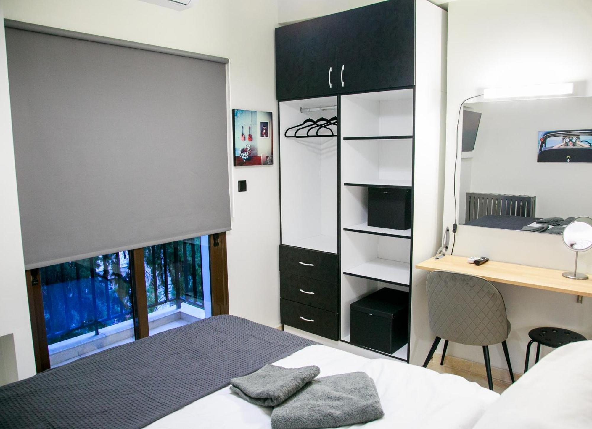 Mikel Angelo Hall Appartement Serres